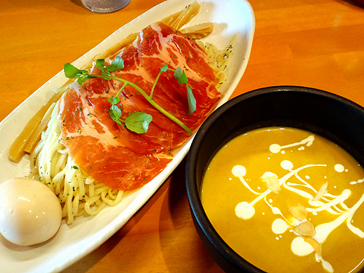 �␻�J���[�p���v�L���S�̂�